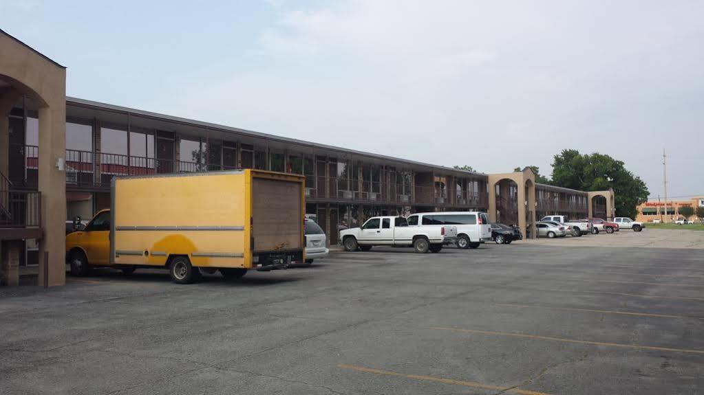 Sunbelt Lodge Motel Abbeville Exterior photo